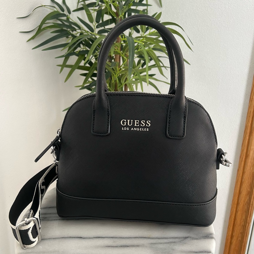 GUESS black small satchel, handbag, shoulder bag.